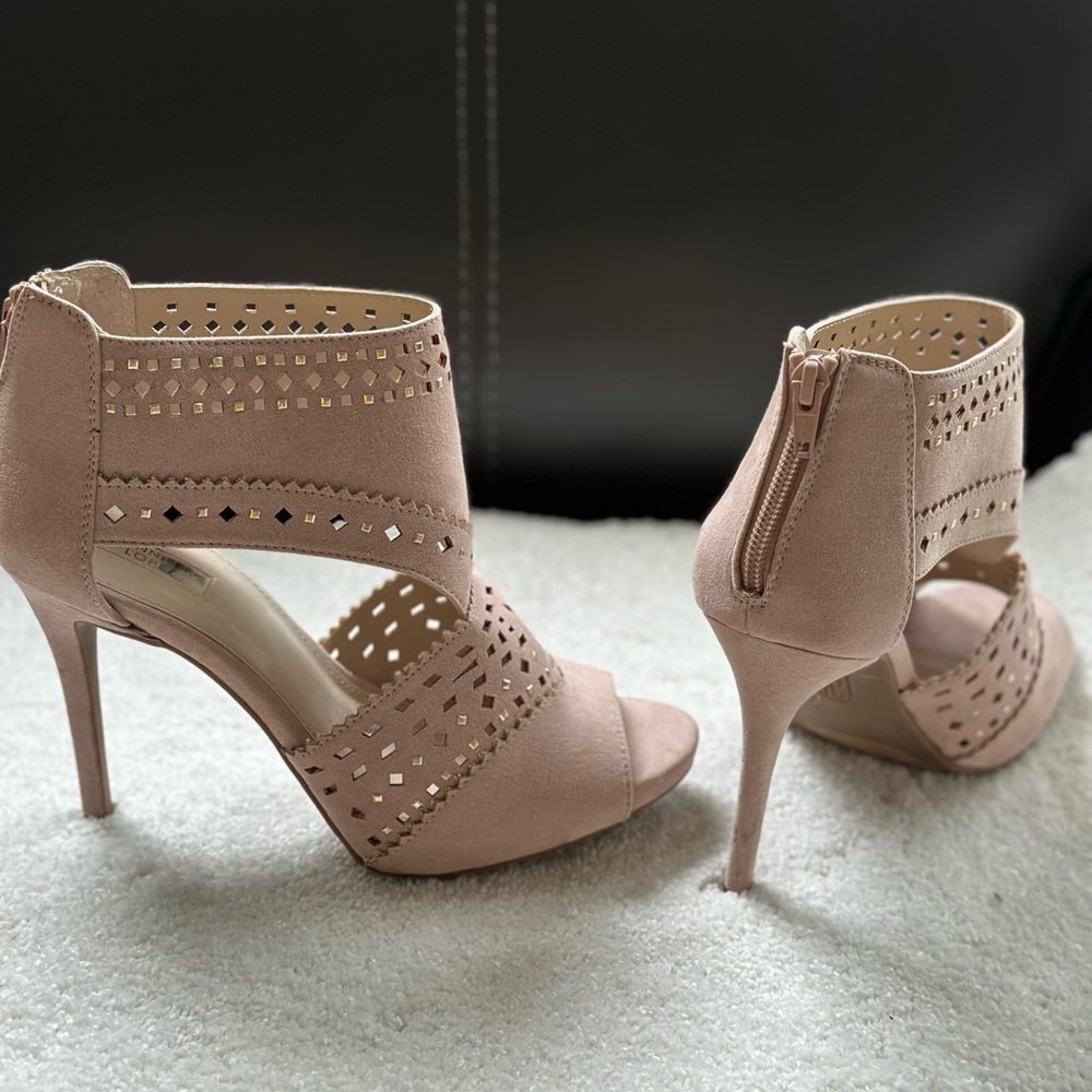Jennifer Lopez Brushed Suede Shoes - Picture 2 of 2